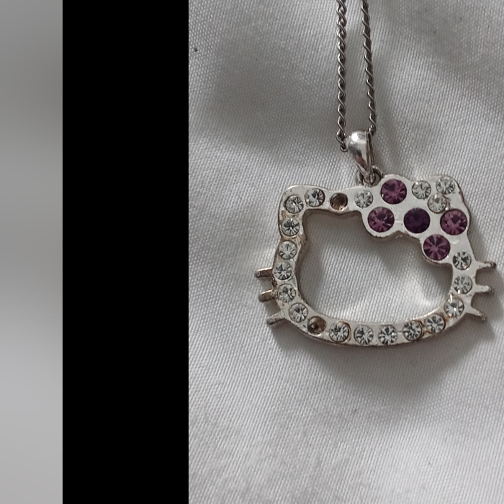 Hello kitty necklace